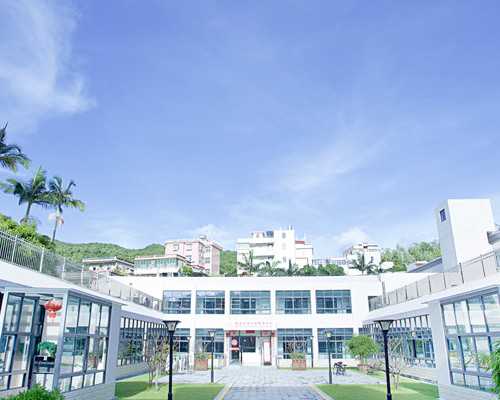 
              怀孕每天吃400ug叶酸，检查出叶酸超标怎么办？
            